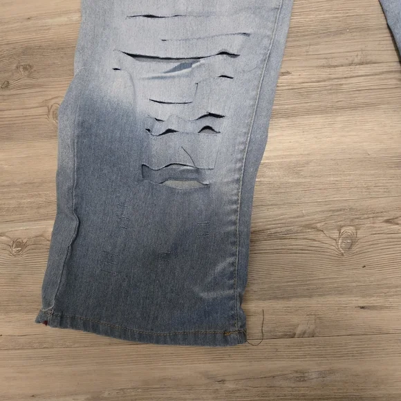 Super Distressed Trendy And Bold  Wide Leg Jeans Size 20 - Picture 5 of 8